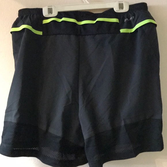 Nike Mens Dry Fabric Shorts - Picture 2 of 2